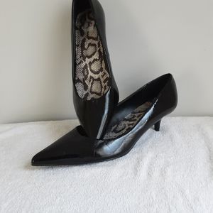 Black patent leather pumps
